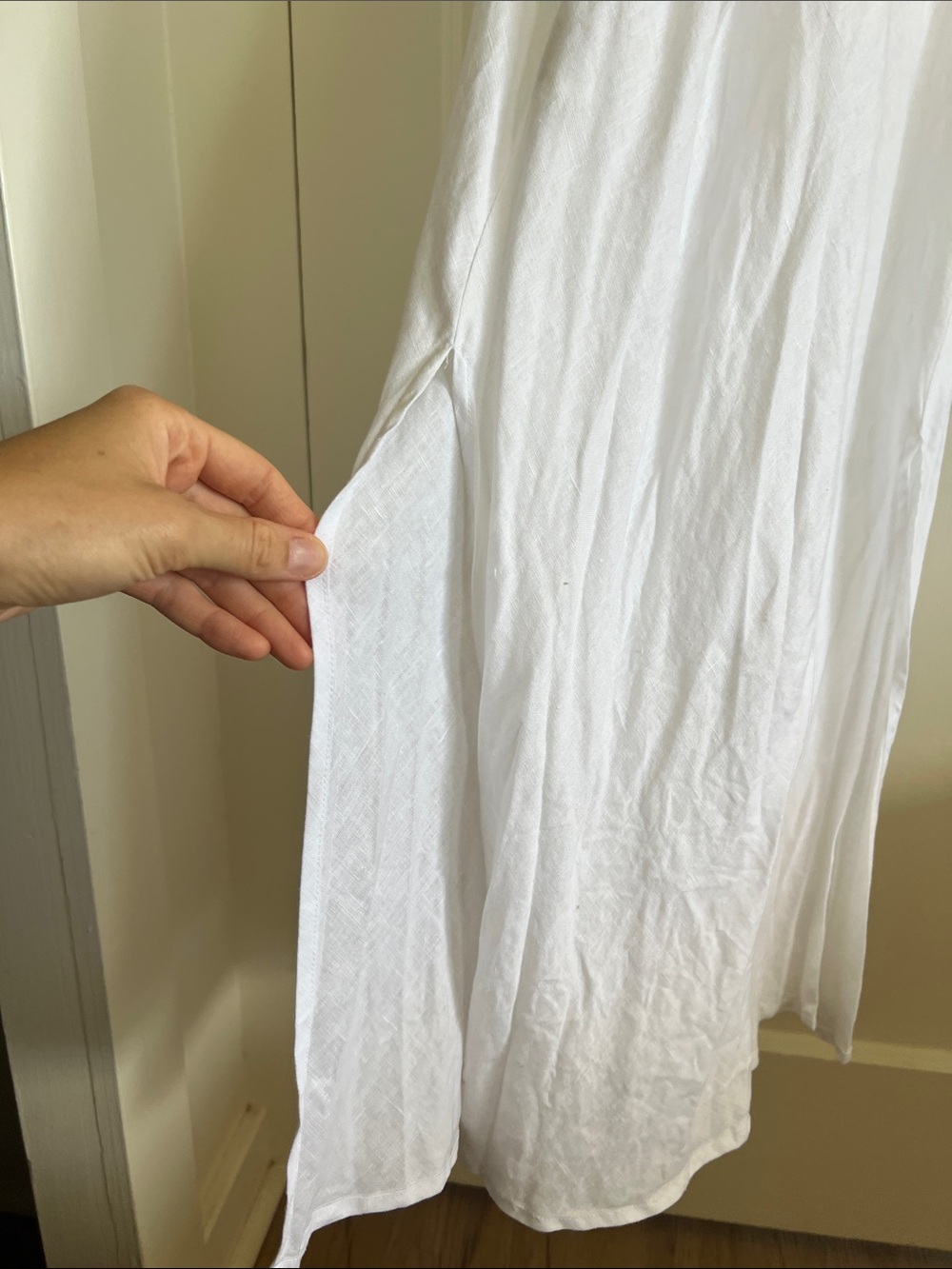 Classic White Sleeveless Maxi Dress - Picture 6 of 7